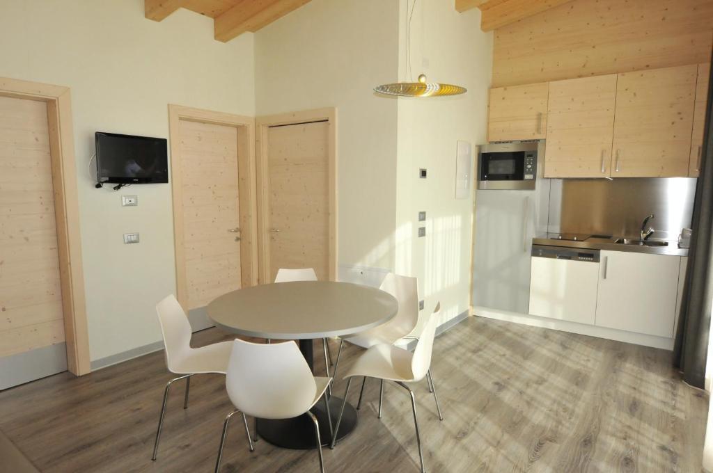 Bungalows Chalets Lago Di Molveno Δωμάτιο φωτογραφία